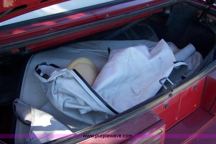 image for item D8526 1988 Ford Mustang GT convertible