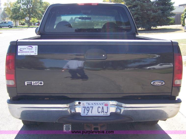image for item D8528 2000 Ford F150 XLT supercab pickup truck