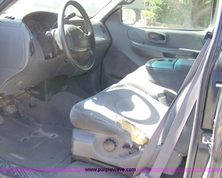 image for item D8528 2000 Ford F150 XLT supercab pickup truck