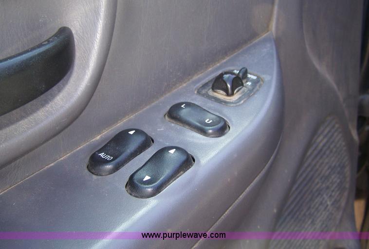 image for item D8528 2000 Ford F150 XLT supercab pickup truck