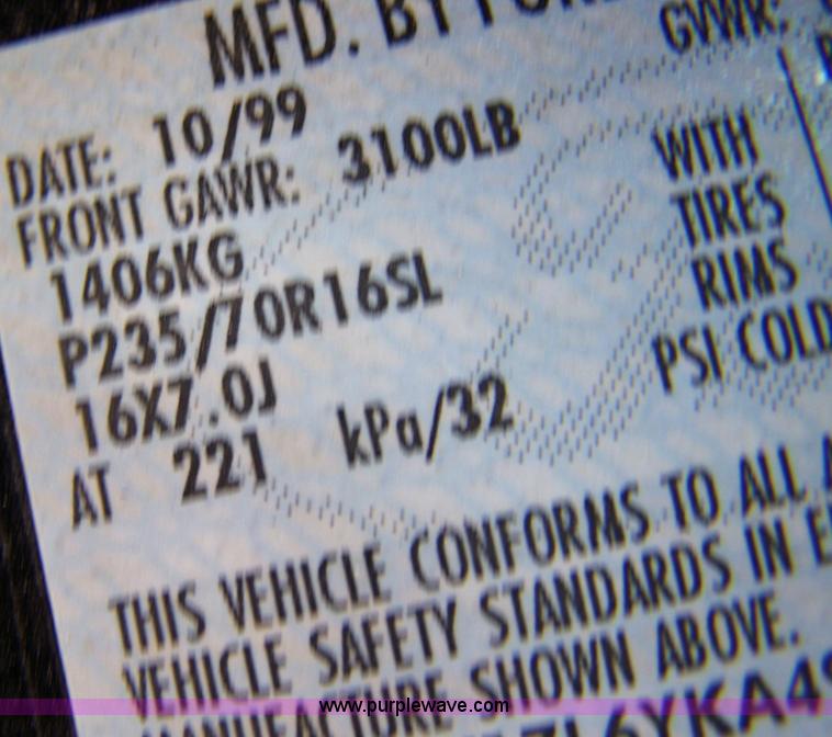 image for item D8528 2000 Ford F150 XLT supercab pickup truck