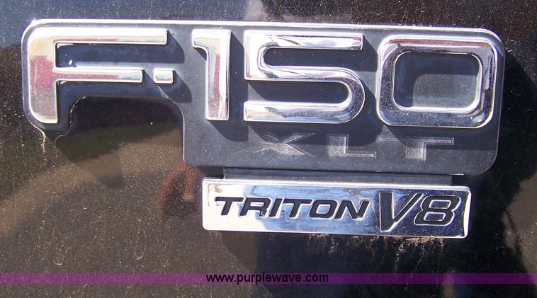 image for item D8528 2000 Ford F150 XLT supercab pickup truck