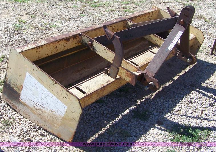 image for item E9308 6' box scraper