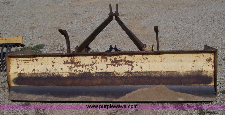 image for item E9308 6' box scraper