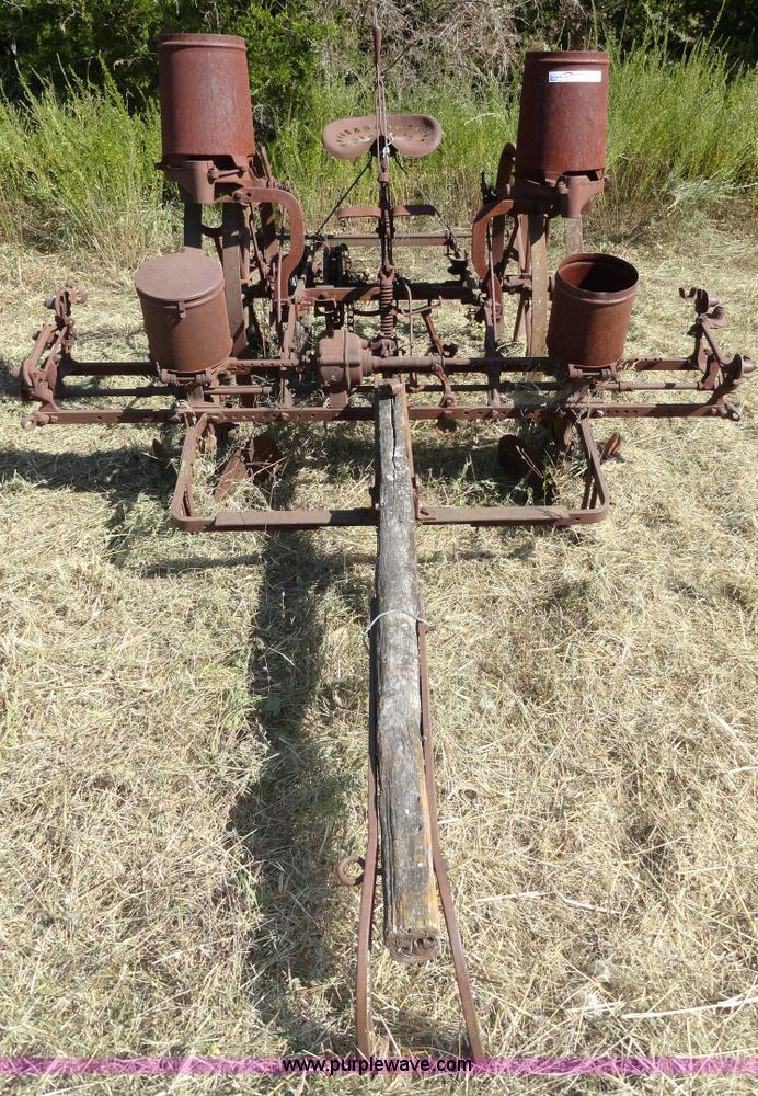John Deere horse drawn planter in Berryton, KS Item F9394 sold Purple Wave