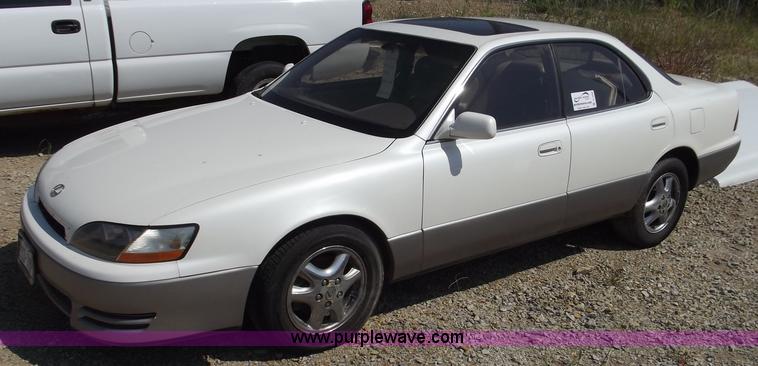 image for item A2282 1995 Lexus ES300