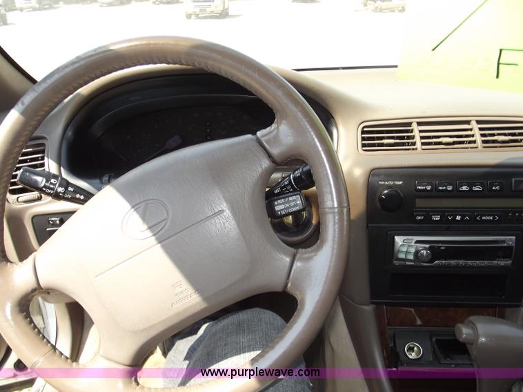 image for item A2282 1995 Lexus ES300