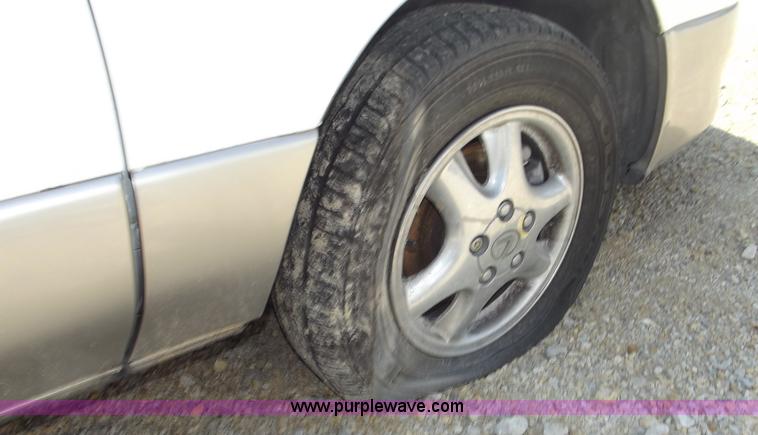 image for item A2282 1995 Lexus ES300