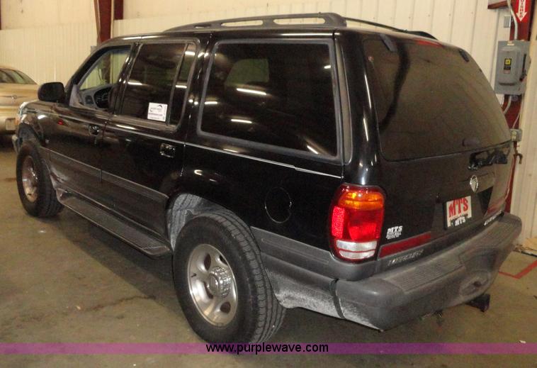 image for item A3193 2001 Mercury Mountaineer SUV