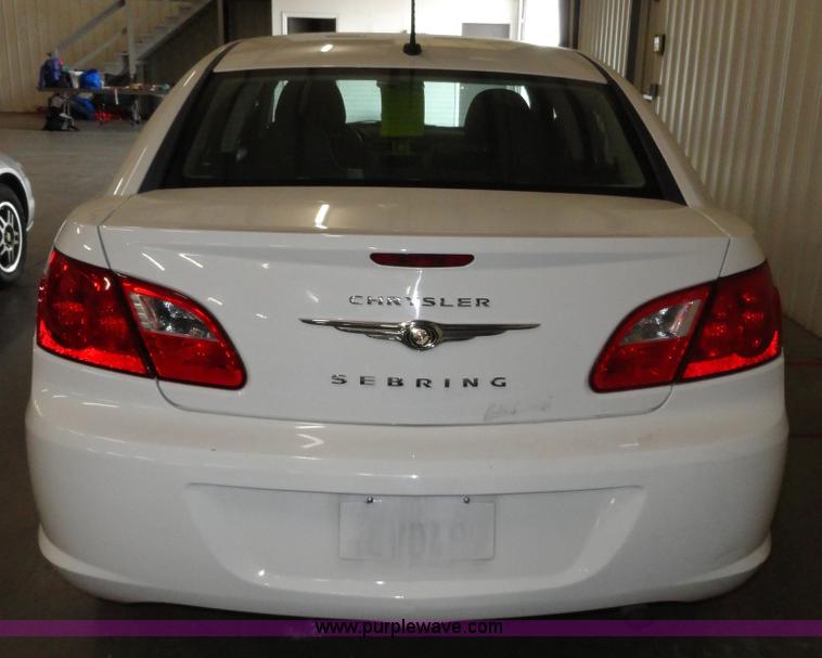 image for item A3195 2009 Chrysler Sebring LX