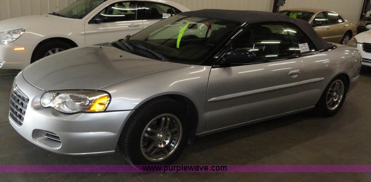 image for item A3196 2005 Chrysler Sebring convertible