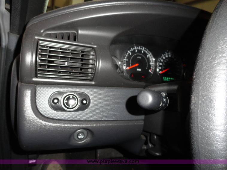 image for item A3196 2005 Chrysler Sebring convertible