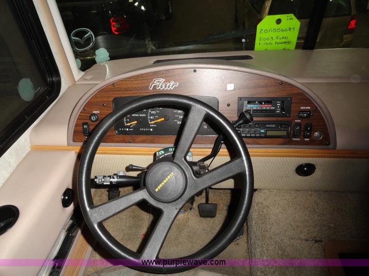 image for item A3198 2002 Workhorse P30 Fleetwood Flair RV