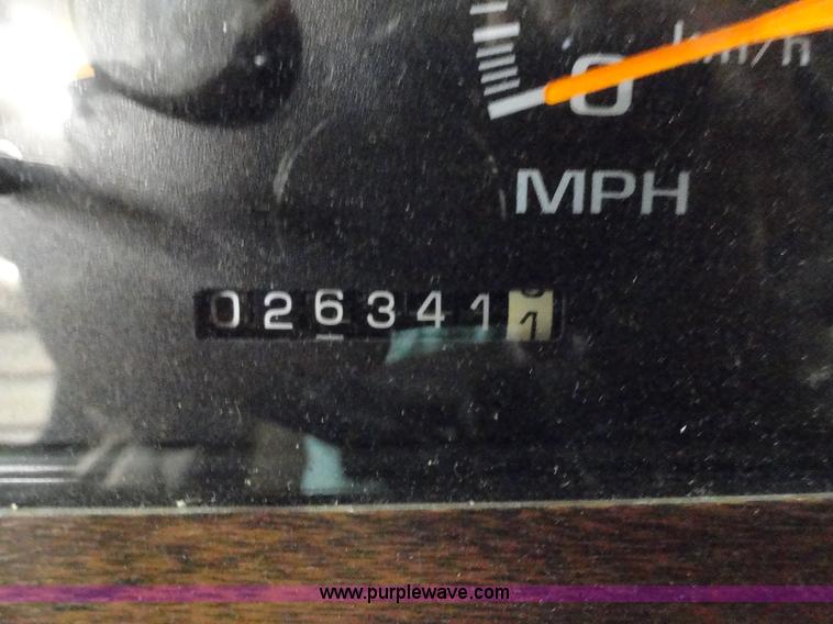 image for item A3198 2002 Workhorse P30 Fleetwood Flair RV