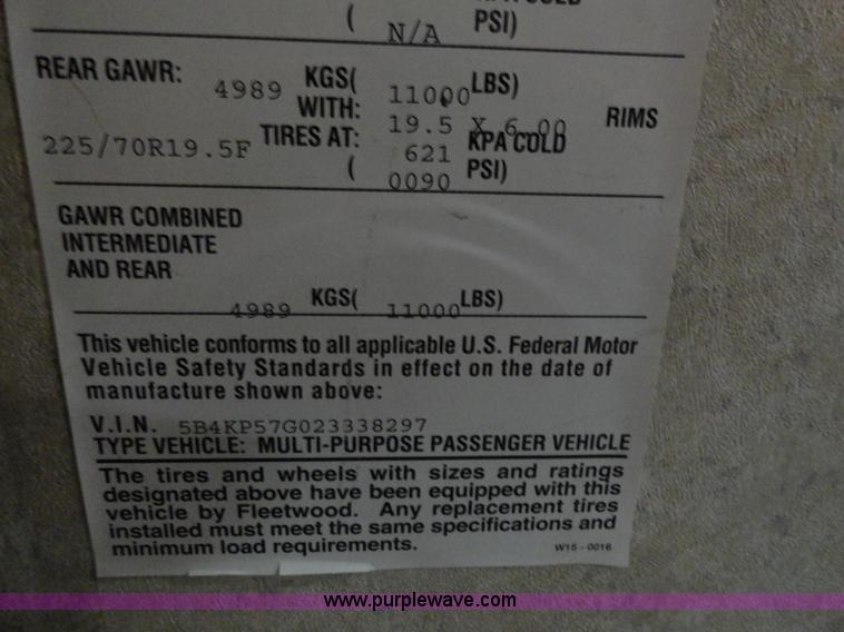 image for item A3198 2002 Workhorse P30 Fleetwood Flair RV