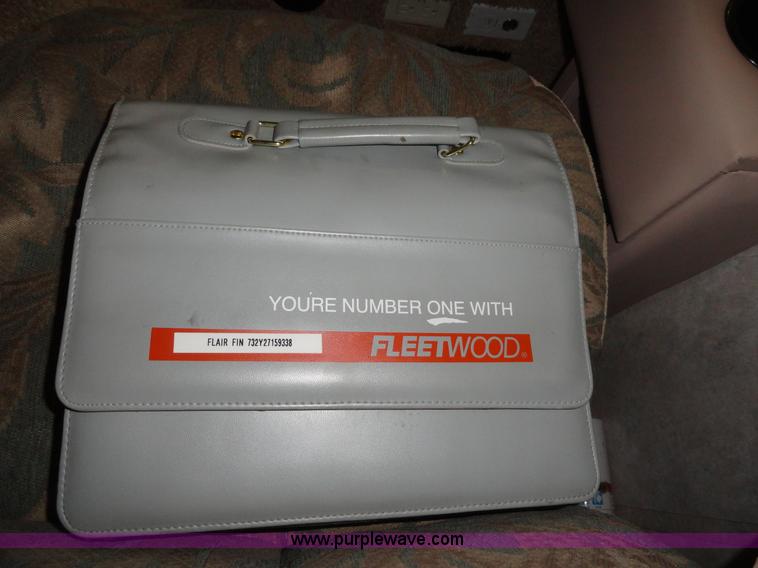 image for item A3198 2002 Workhorse P30 Fleetwood Flair RV