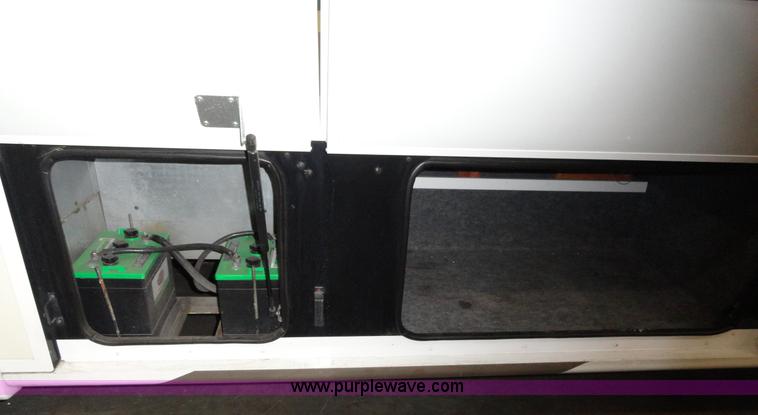 image for item A3198 2002 Workhorse P30 Fleetwood Flair RV