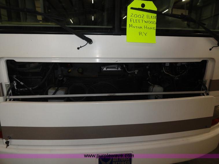 image for item A3198 2002 Workhorse P30 Fleetwood Flair RV