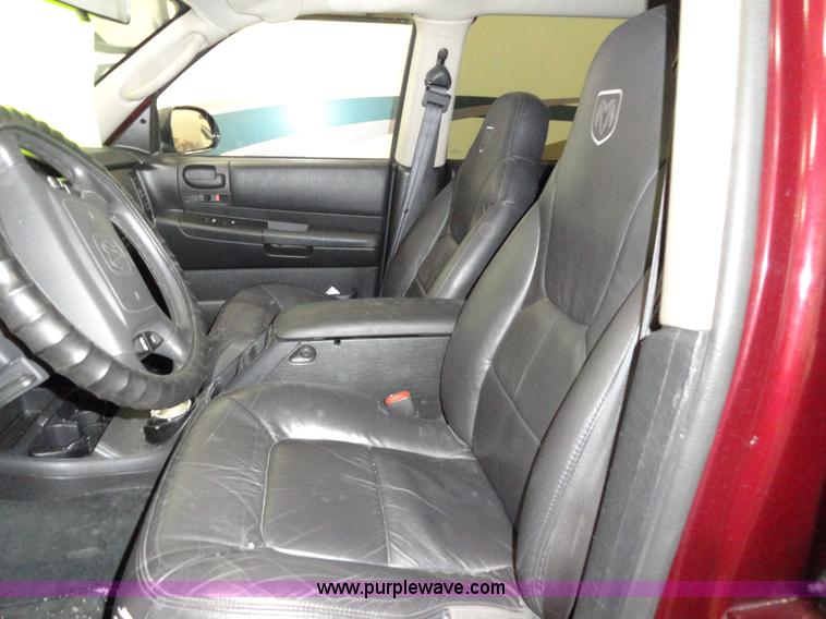 image for item A3199 2002 Dodge Durango SXT SUV