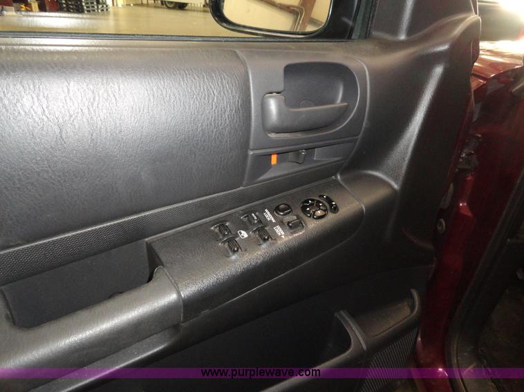 image for item A3199 2002 Dodge Durango SXT SUV