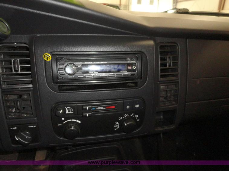 image for item A3199 2002 Dodge Durango SXT SUV