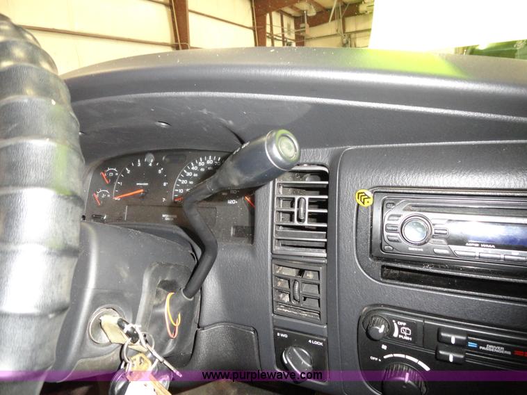 image for item A3199 2002 Dodge Durango SXT SUV