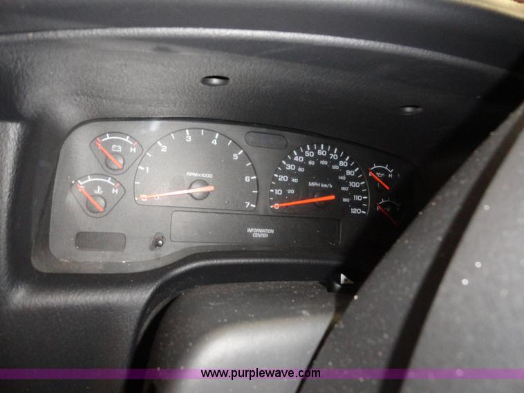 image for item A3199 2002 Dodge Durango SXT SUV