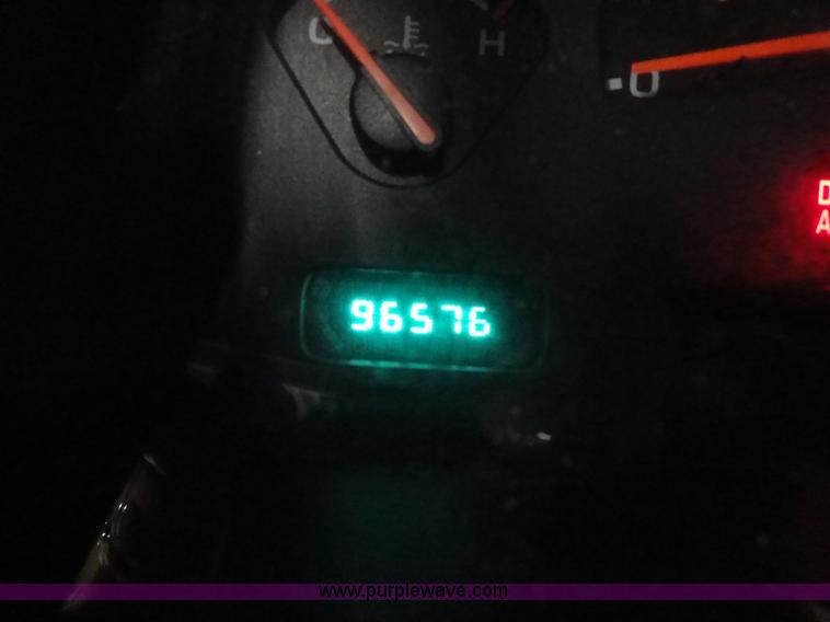 image for item A3199 2002 Dodge Durango SXT SUV