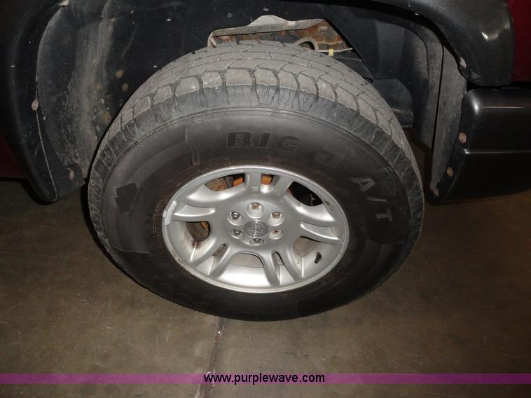 image for item A3199 2002 Dodge Durango SXT SUV