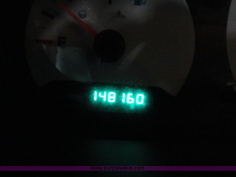 image for item A3201 2006 Chrysler Town & Country mini van