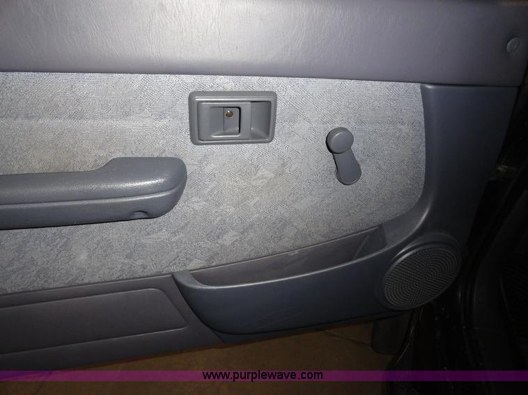 image for item A3203 2000 Toyota Tacoma Prerunner SR5 extended cab pickup truck