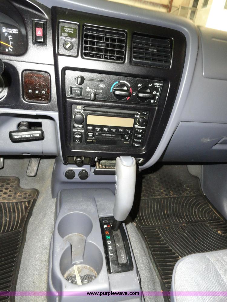 image for item A3203 2000 Toyota Tacoma Prerunner SR5 extended cab pickup truck