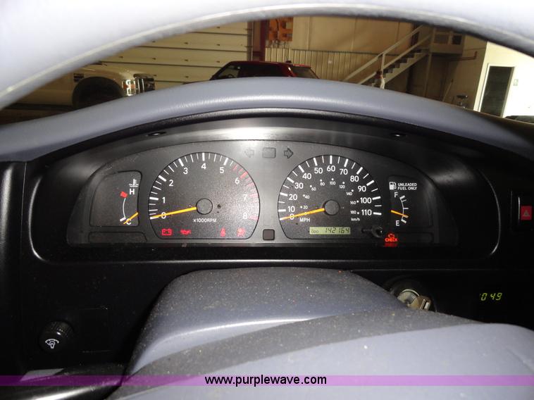 image for item A3203 2000 Toyota Tacoma Prerunner SR5 extended cab pickup truck