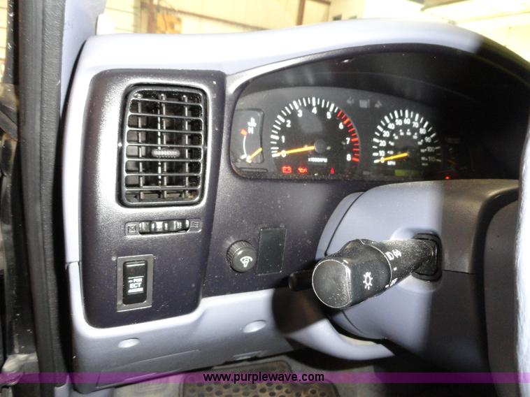 image for item A3203 2000 Toyota Tacoma Prerunner SR5 extended cab pickup truck