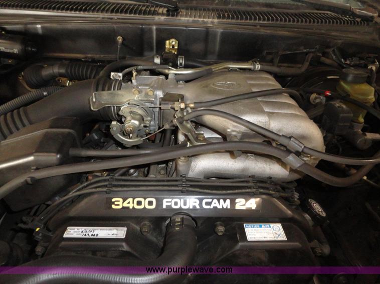 image for item A3203 2000 Toyota Tacoma Prerunner SR5 extended cab pickup truck