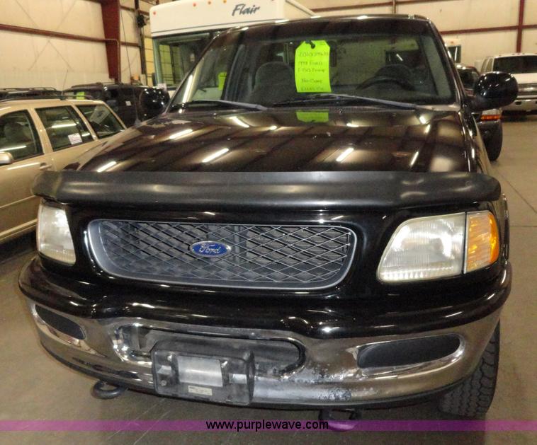image for item A3204 1998 Ford F150 XLT step side pickup truck