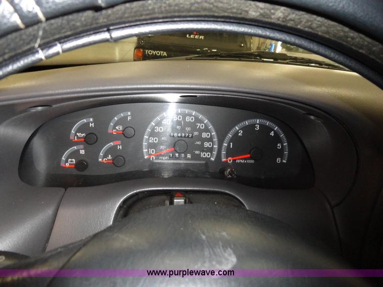 image for item A3204 1998 Ford F150 XLT step side pickup truck