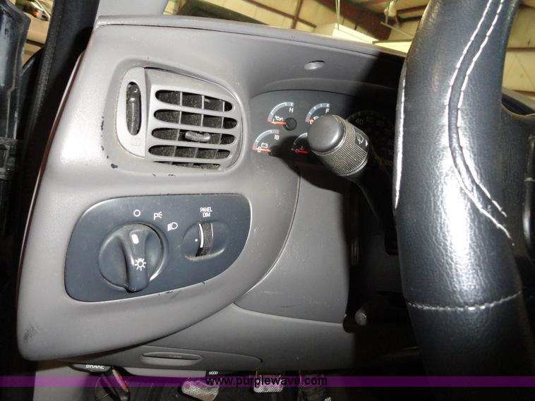 image for item A3204 1998 Ford F150 XLT step side pickup truck