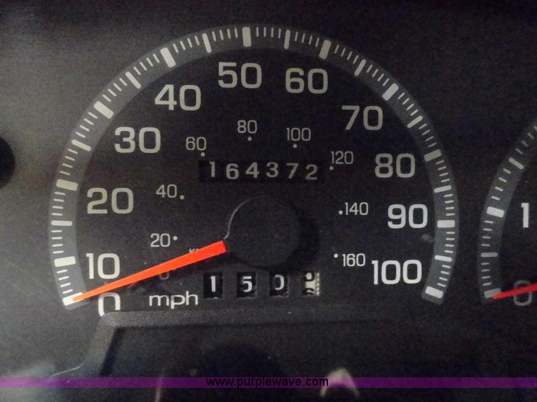 image for item A3204 1998 Ford F150 XLT step side pickup truck