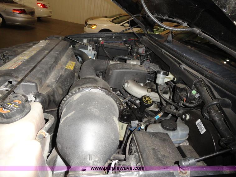 image for item A3204 1998 Ford F150 XLT step side pickup truck