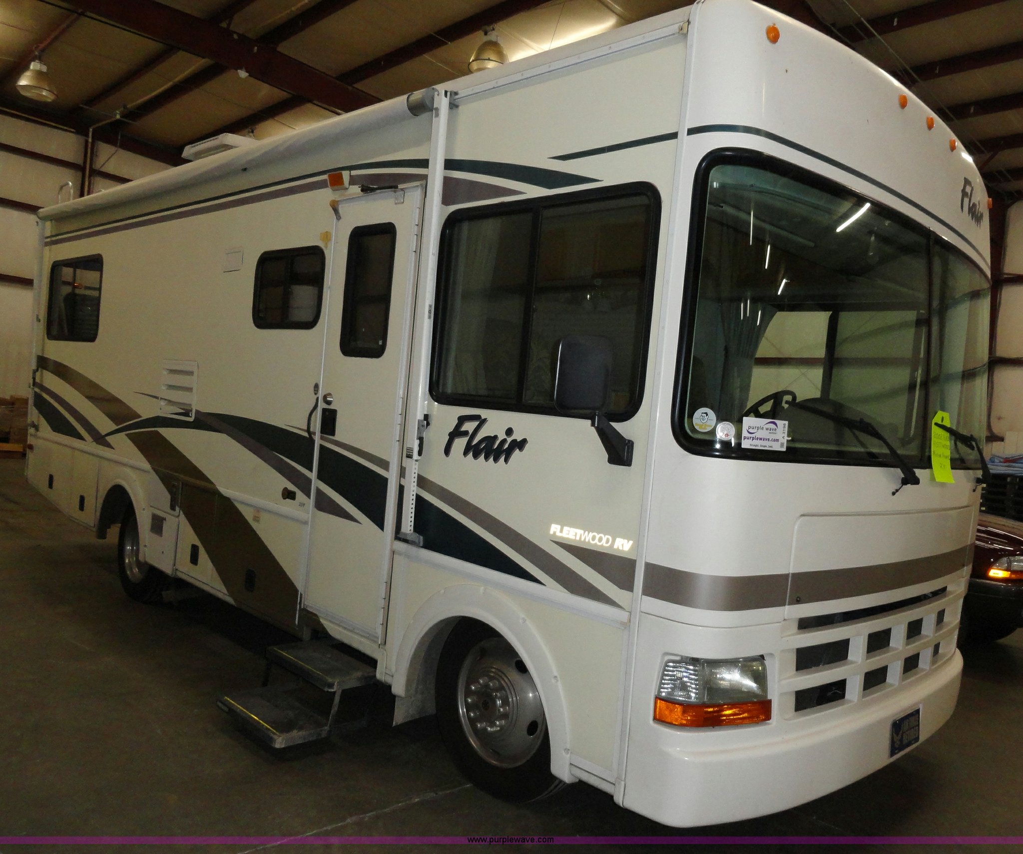 2002 Workhorse P30 Fleetwood Flair RV in Topeka, KS Item A3198 sold