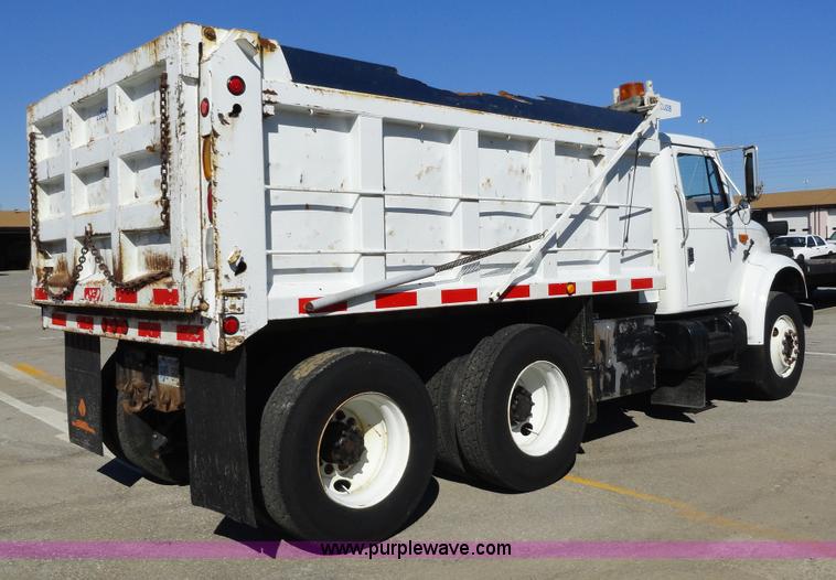 image for item A2412 1993 International 4900 dump truck