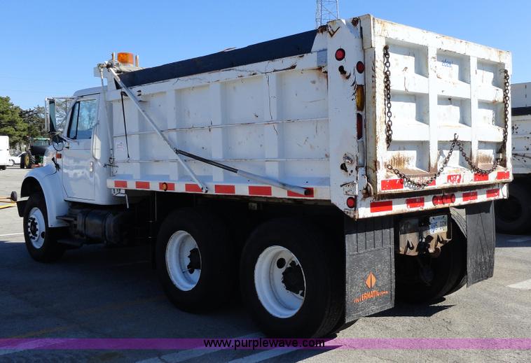 image for item A2412 1993 International 4900 dump truck