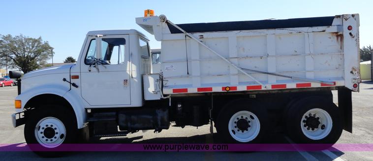 image for item A2412 1993 International 4900 dump truck