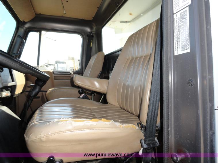 image for item A2412 1993 International 4900 dump truck