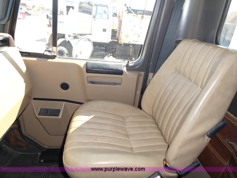 image for item A2412 1993 International 4900 dump truck