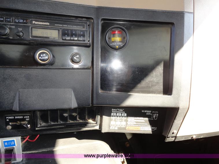 image for item A2412 1993 International 4900 dump truck