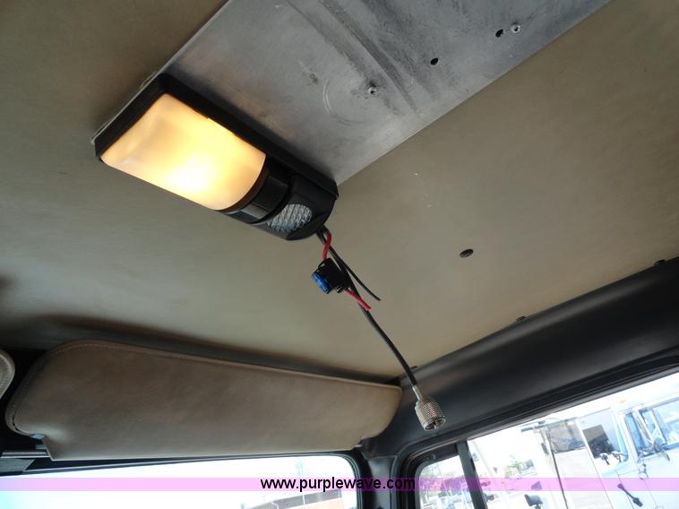 image for item A2412 1993 International 4900 dump truck