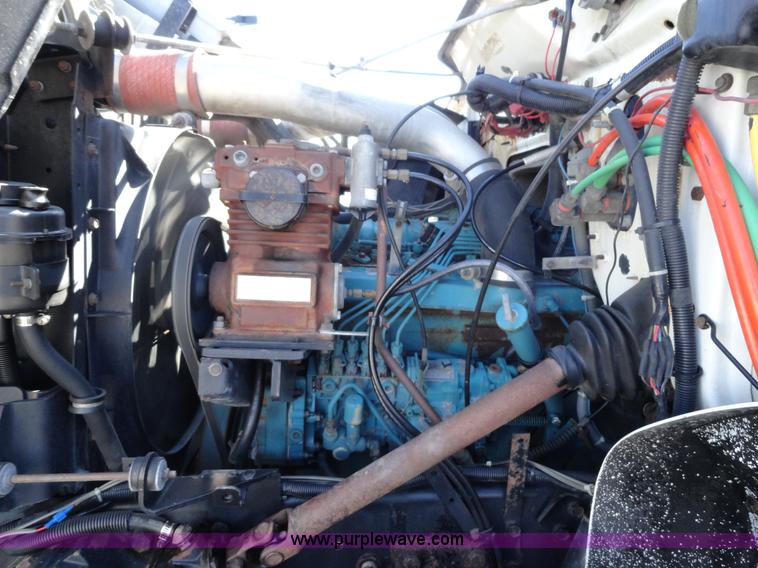 image for item A2412 1993 International 4900 dump truck