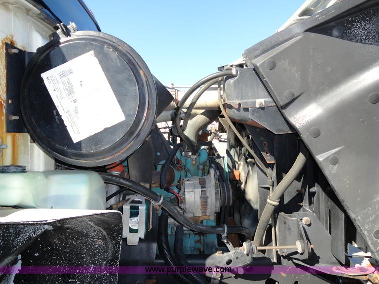 image for item A2412 1993 International 4900 dump truck